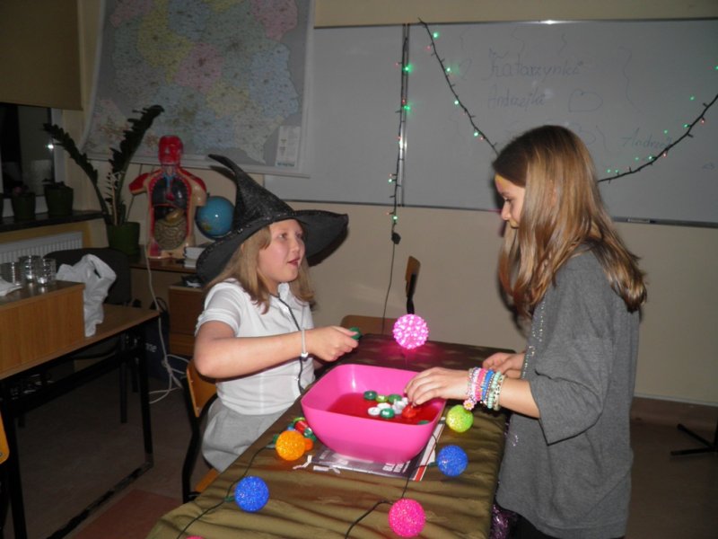 Zabawa andrzejkowo - integracyjna SP